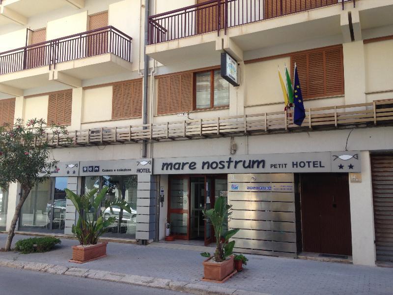 Mare Nostrum Petit Hotel Pozzallo Exteriör bild