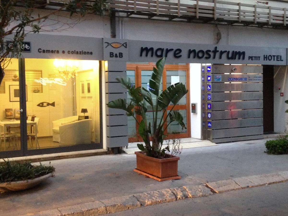 Mare Nostrum Petit Hotel Pozzallo Exteriör bild