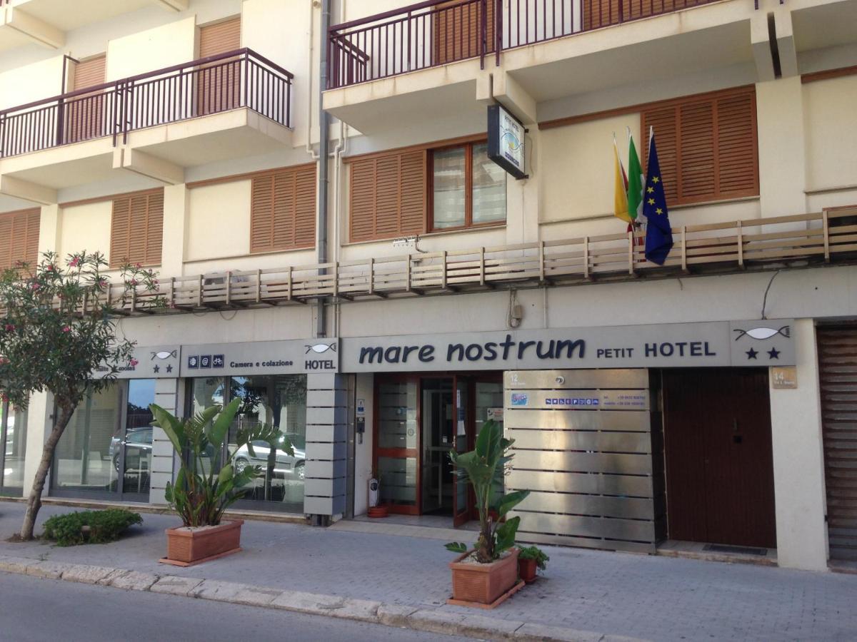 Mare Nostrum Petit Hotel Pozzallo Exteriör bild